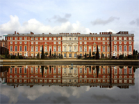Hampton Court Palace, Surrey (Image: Gail Johnson / flickr)